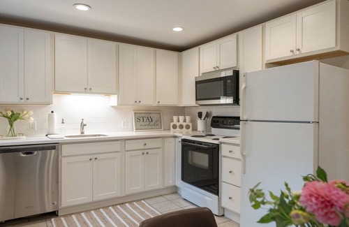 Fifth Ward House | Updated 3BR/2BA Near Downtown | Off-Street Parking