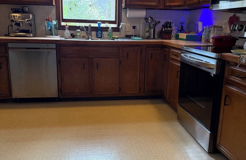Park Forest Village House | Updated 3BR home in great State College neighborhood