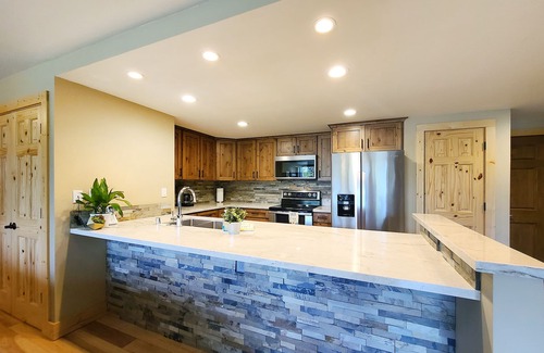 Brockway Condo | UPDATED BROCKWAY SPRINGS 3 BEDROOM, 2 BATH CONDO ON THE LAKE WITH VIEWS