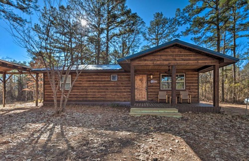 Big Cedar House | Updated Cabin with Fire Pit 2 Mi to UTV and Hike