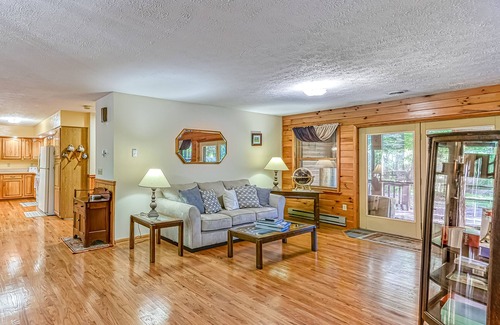 McHenry Cabin | Updated cabin with private hot tub, wraparound deck & forest view - dog-friendly