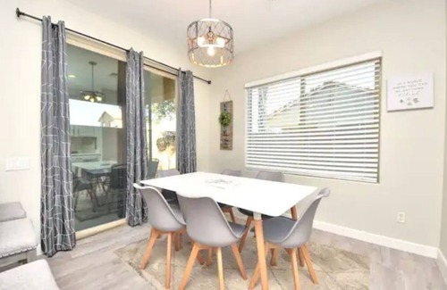 Lagos Vistoso House | Updated Chandler Luxury- Lake community!