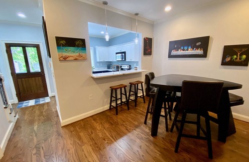 Green Avenue Cottage | Updated Cottage Steps from Everything Downtown