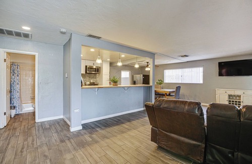 El Centro House | Updated El Centro Home w/Private Patio