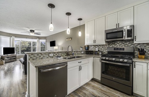 Manistee Condo | Updated Family Condo at Harbor Village