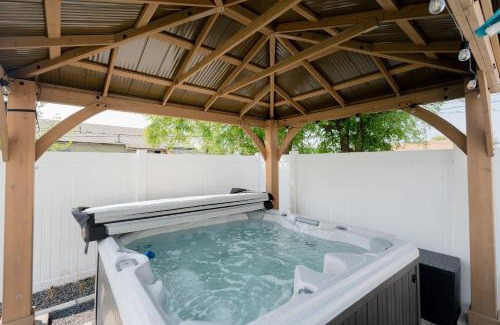 Spokane House | Updated Family Friendly Hillyard Gem NEW HOT TUB!