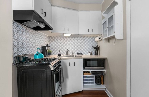 Neenah Apartment | Updated|Historic|Pets|Garage
