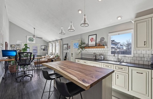 East MLK House | Updated Home with Gourmet Kitchen, Desk Setup and Keyboard, Perfect for Digital Nomads