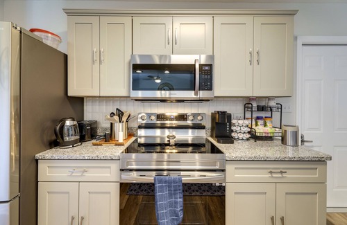 Hubert House | Updated Hubert Vacation Rental 5 Mi to Beaches!