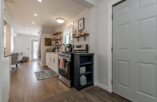 Long Island Cottage | Updated Long Island Maine Cottage