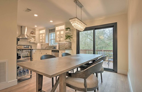 Downtown House | Updated & Modern House < 1 Mi to Dtwn Bentonville!