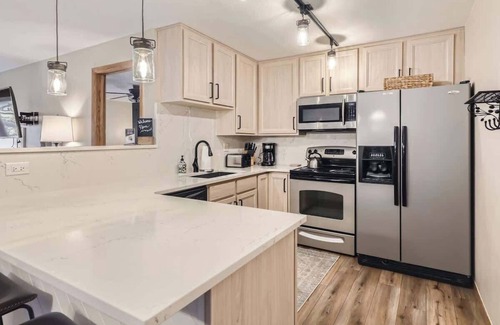 Wildernest Condo | Updated Mountain Condo Near Ski/Golf
