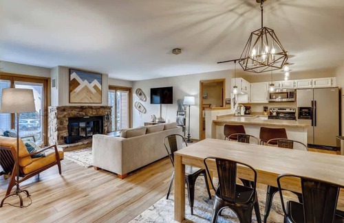 Wildernest Condo | Updated Mountain Condo Near Ski/Golf