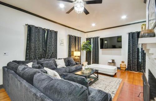 Greenwood Apartment | Updated North Greenwood Cottage Less Than 1 Mi to Dtwn!