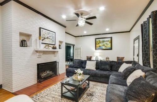 Greenwood Apartment | Updated North Greenwood Cottage Less Than 1 Mi to Dtwn!