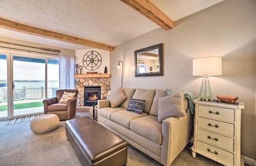 Onekama Apartment | Updated Onekama Resort Condo on Portage Lake!