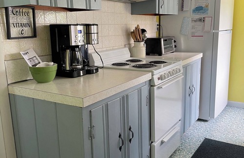 Westerly House | Updated Ranch in a quiet neighborhood 5 min from the beach and other amenities