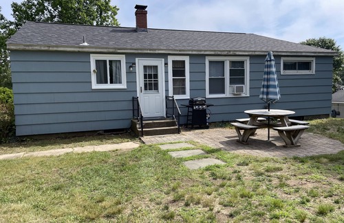 Westerly House | Updated Ranch in a quiet neighborhood 5 min from the beach and other amenities