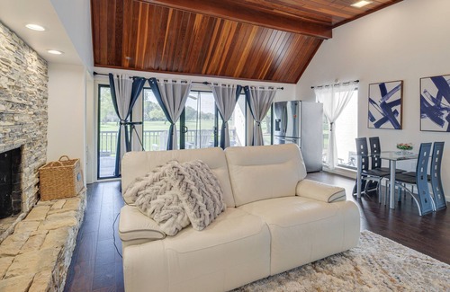 Sugar Land House | Updated Sugar Land Home w/ Grill & Pool!