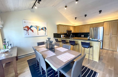 Teton Pines House | Updated Teton Pines Townhome, 5 Min from Skiing! 3B, 3.5B