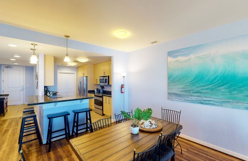 Sandbridge Condo | Updated, third-floor, bayfront condo with sunset views, 3 pools & 2 gyms