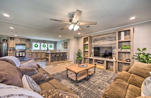 Tuskahoma House | Updated Tuskahoma Cabin with Fire Pit and Deck!