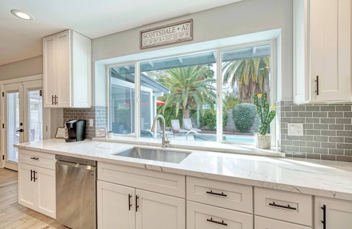 Scottsdale Highlands Five House | Updated! Unbeatable Old Town location with heated pool!
