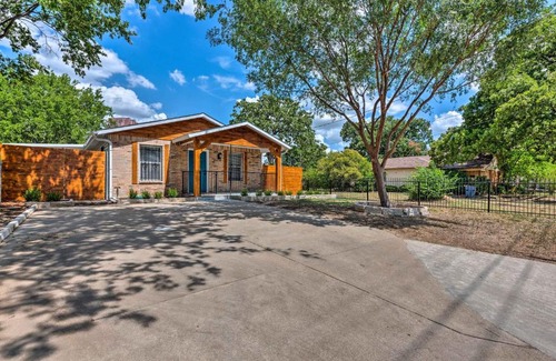 Old East Dallas House | Updated Uptown Dallas House - 2 Miles to Downtown!