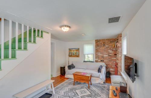 Bearsville House | UpdatedandPet-Friendly Cabin By Hikes and Woodstock!