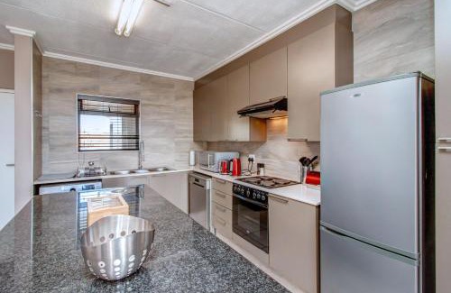 Greater Johannesburg Metropolitan Area Apartment | Upmarket Ultra Modern Sandton Apartment