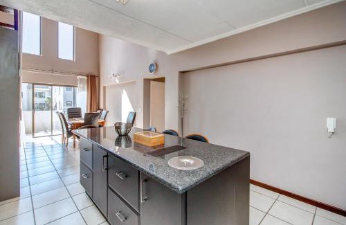 Greater Johannesburg Metropolitan Area Apartment | Upmarket Ultra Modern Sandton Apartment
