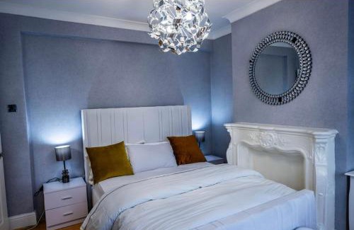 Heath House | UPPAMOST LUXURY HOME LONDOn