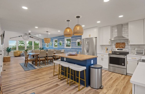 Perryville House | Upper Chesapeake Bay 5 bedroom, 3 bath, Hot Tub, Waterfront