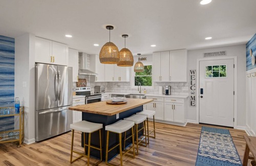 Perryville House | Upper Chesapeake Bay 5 bedroom, 3 bath, Hot Tub, Waterfront