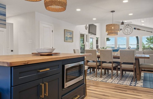 Perryville House | Upper Chesapeake Bay 5 bedroom, 3 bath, Hot Tub, Waterfront