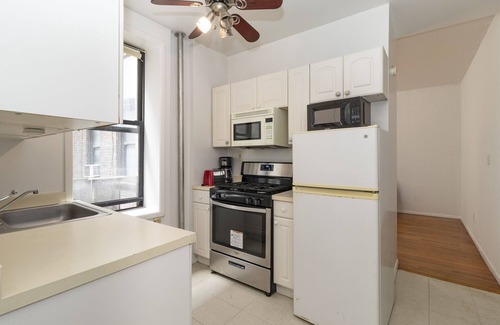 Upper East Side Apartment | Upper East Two BR near Central Park NYC
