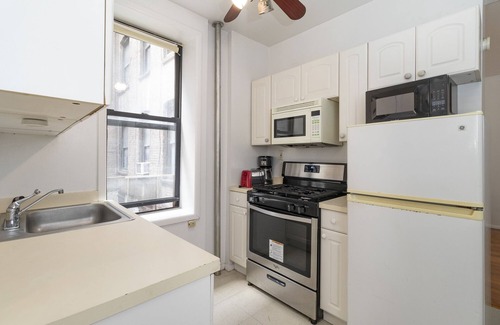Upper East Side Apartment | Upper East Two BR near Central Park NYC