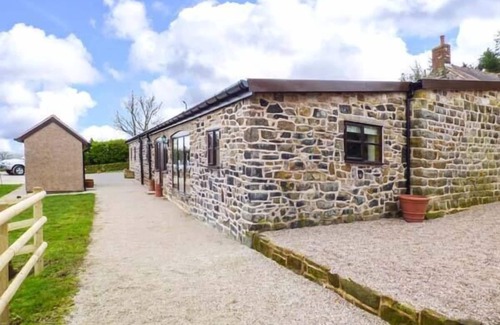 Cauldon Low Cottage | UPPER GREENHILLS FARM, family friendly, with a garden in Ipstones