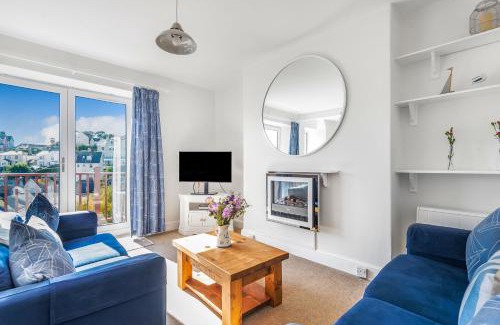 Salcombe Apartment | UpperDeck, Salcombe (Free Parking)