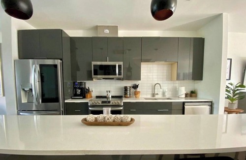 Central East Austin Apartment | Upscale 2BR Condo w Patio, City Views, Walk to DT