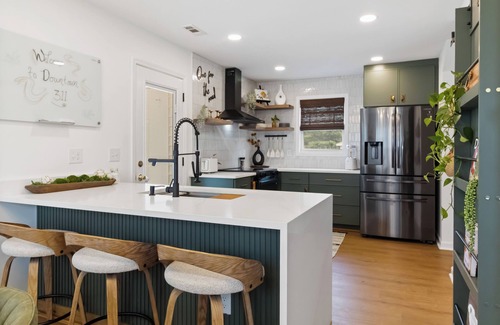 Greenville House | Upscale Artsy Bungalow-Walk away to Unity Park