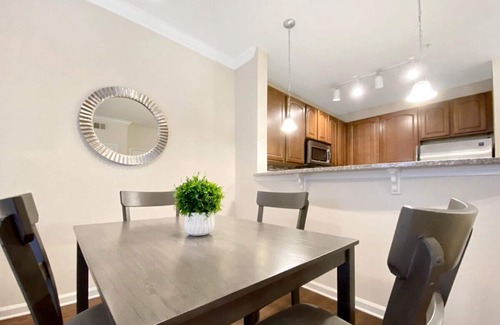 Carver City - Lincoln Gardens Apartment | Upscale Central Tampa with Luxuries, Pool Views