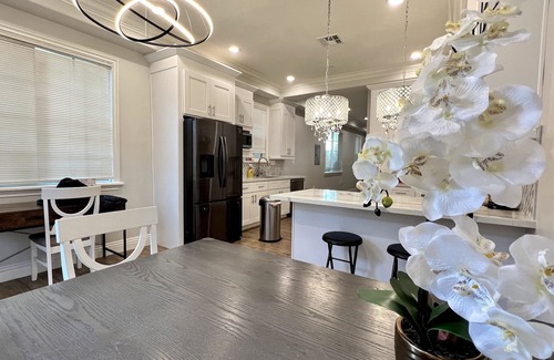 Arcadia Condo | Upscale Condo NEW 2 BR ENSuite 2.5 Bath Attached Garage , full amenities