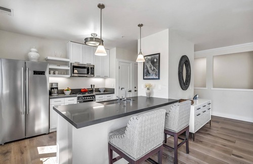 Sonoma Apartment | Upscale Condo on the Sonoma Plaza