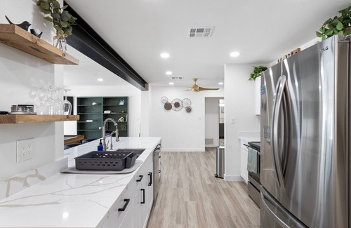 Litchfield Park House | Upscale Family Gem ~ Scenic Pool ~ Game Room ~ Pkg