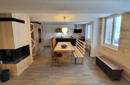 Les Contamines-Montjoie Ski Chalet | Upscale 5* chalet sauna &jacuzzi centrally located next to shuttle bus
