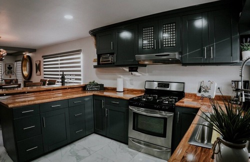 King Coronita House | Upscale House w/Outdoor Terrace & Jacuzzi
