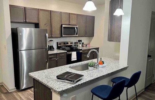 Charlotte Apartment | Upscale King 3 Bed Suite to Uptown Charlotte!