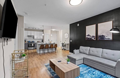 Charlotte Apartment | Upscale King 3BR Suite to Uptown Charlotte!