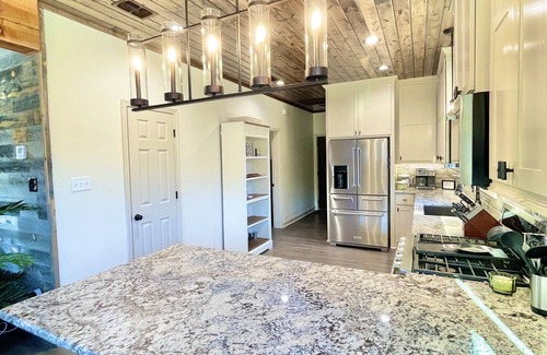 Murfreesboro Cabin | UPSCALE MODERN CABIN: Little Missouri, Crater of Diamonds, Lake Greeson & More